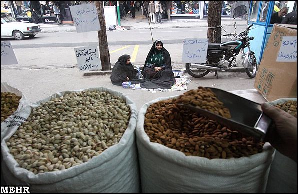 Norouz nuts are one of the main components of family gatherings during the holidays.  (file photo)