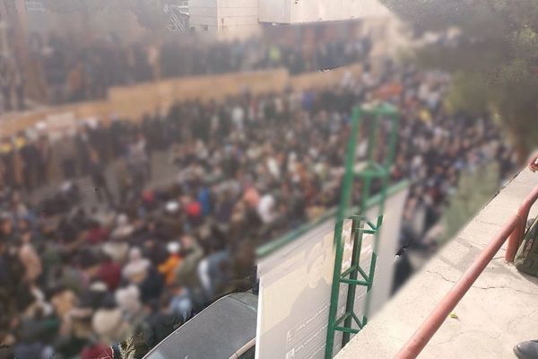 تجمعهای دانشجویی در دانشگاهها با شعارهای اعتراضی و درگیری همراه شد