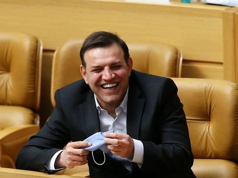 رضا جلالی، حقوقدان: تنها راهکار فدراسیون برای دو رئیس نداشتن، انتخابات جدید است