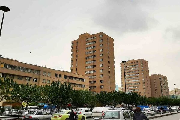 أكاديمي إيراني: 30 % من سكان البلاد يعيشون في مبانٍ غير آمنة