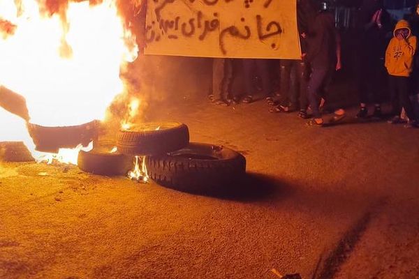 پیام مخاطب: مردم مجبور به درمان معترضان در خانه و مغازهها شدند