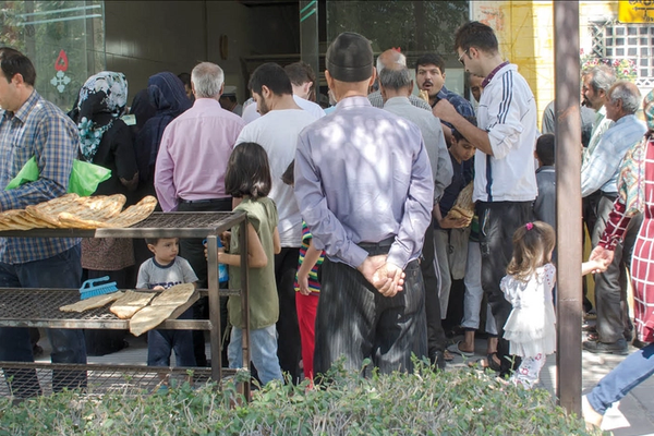 Long Queues Reported In Several Iranian Cities For Subsidized Bread