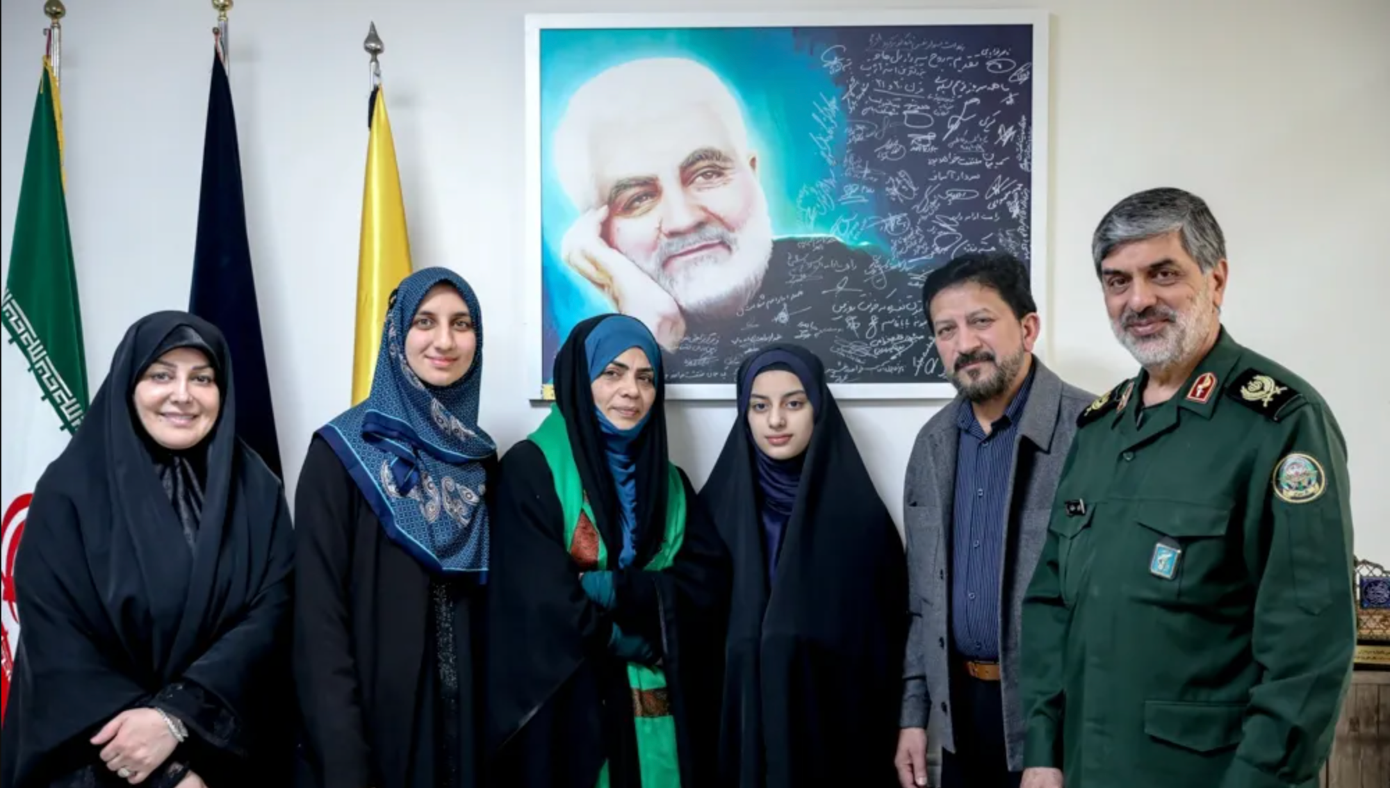 انتقاد رسانه‌های بریتانیا به دیدار مدیر یک موسسه خیریه لندن با مقام سپاه