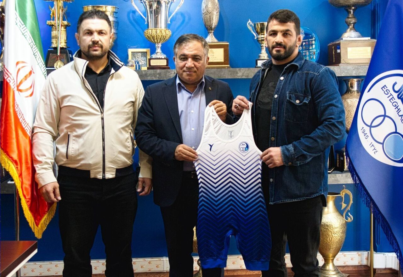 سرپرست استقلال: فوتبالیست درجه چندم ۱۰۰میلیارد می‌گیرد، ۷میلیارد برای حسن یزدانی چیزی نیست