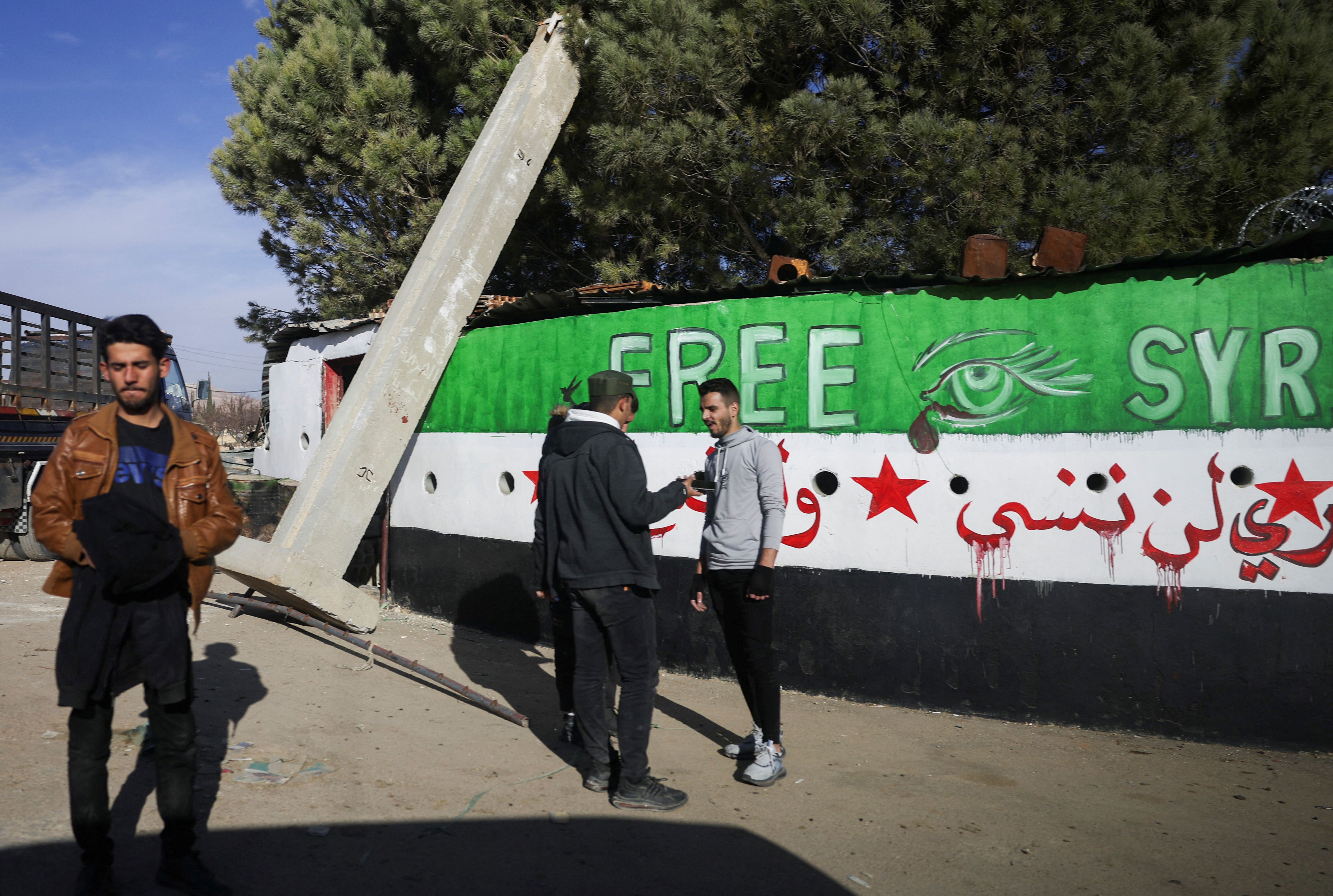 دولت موقت سوریه: همه گروه‌های مسلح پذیرفتند منحل و در وزارت دفاع ادغام شوند