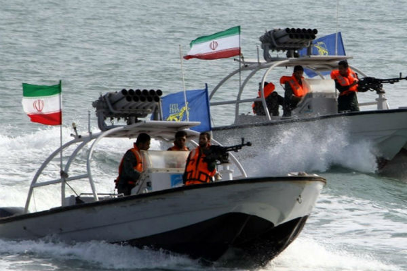 روزنامه وابسته سپاه: اگر ایران مزاحم کشتیهای تنگه هرمز شود، اروپا و آمریکا بیچاره میشوند