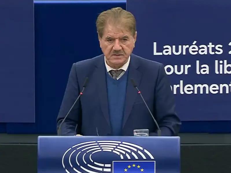 القضاء الإيراني يحكم على محامي أسرة مهسا أميني بأقصى عقوبة بدعوى "الدعاية ضد النظام"