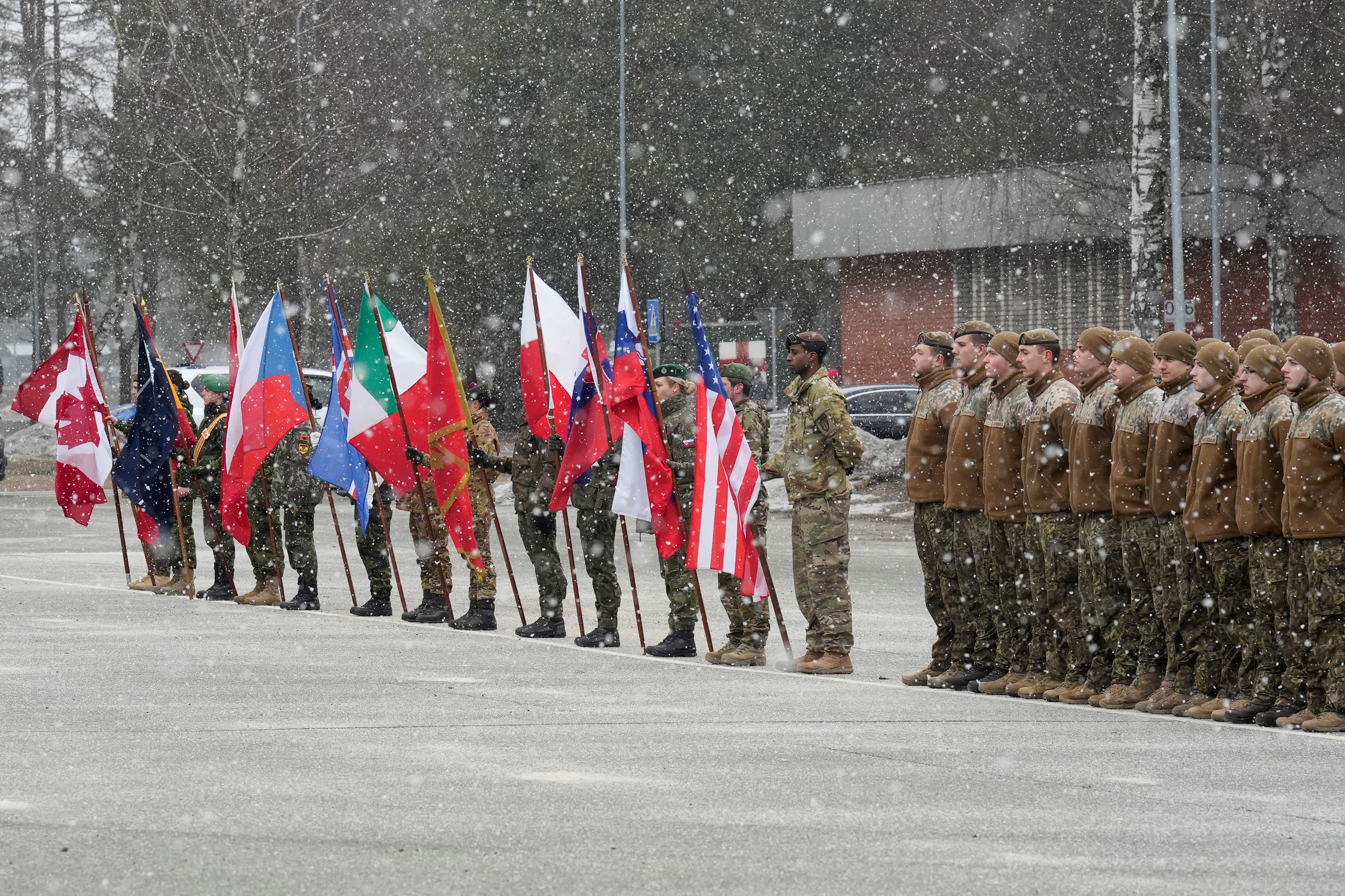 ناتو چیست و چه کشورهایی عضو آن هستند؟