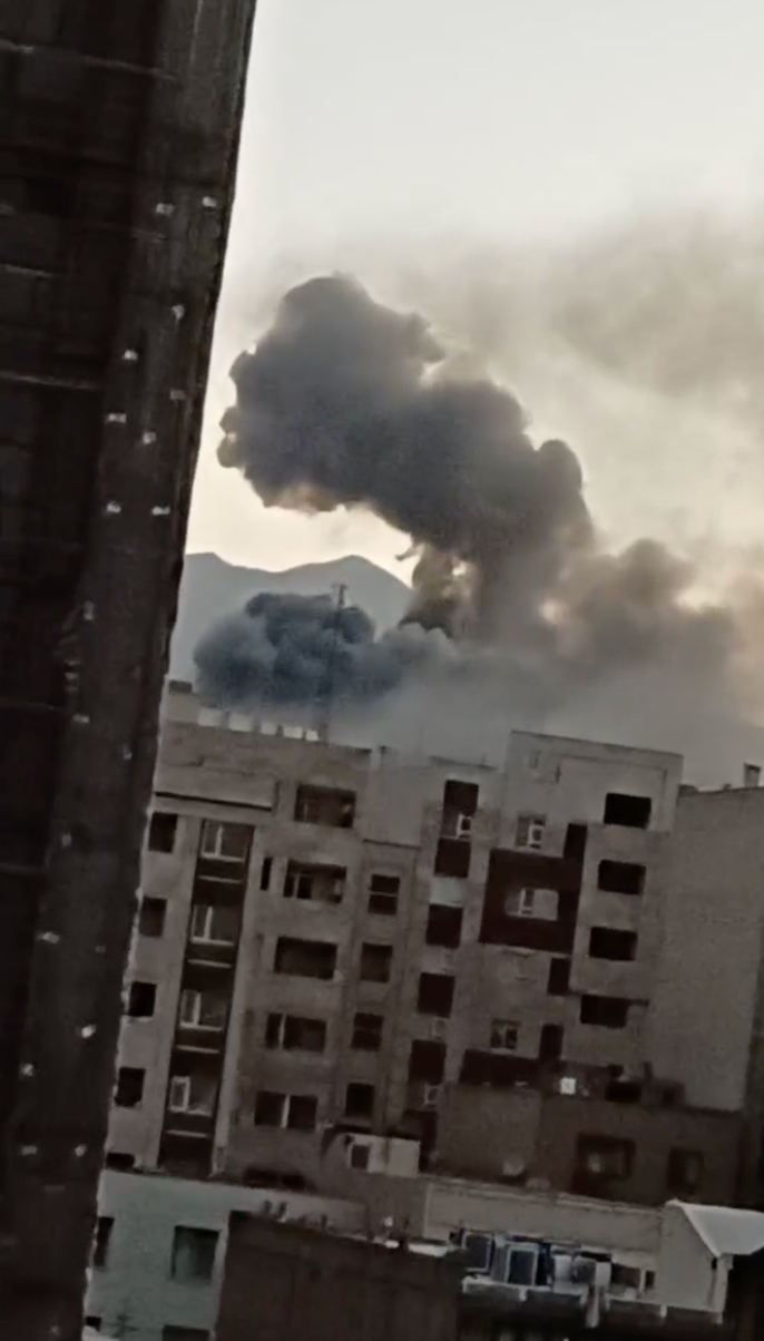 اسرائیل به تاسیسات تولید موشک خجیر  و «دانشگاه امام حسین» حمله کرد