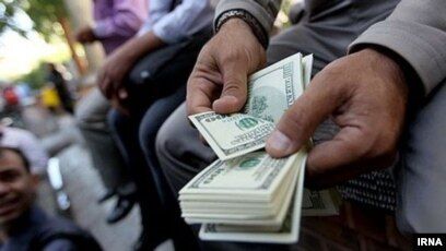قیمت دلار در بازار آزاد تهران از ۷۳ هزار تومان گذشت