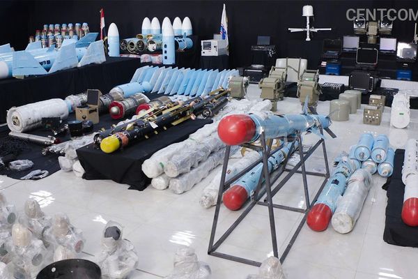 "سنتكوم": القوات اليمنية اعترضت شحنة دأسلحة إيرانية ضخمة كانت في طريقها إلى الحوثيين