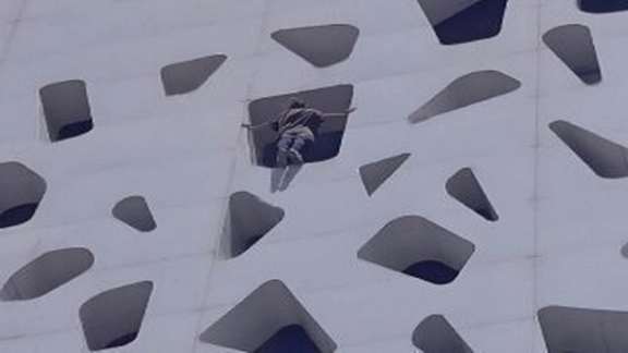 An Iranian woman committed suicide in August 2023, leaping to her death from a commercial building in Shiraz