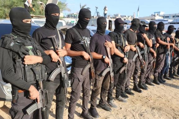 اکسیوس: حماس برای تحویل سلاحهای سنگین خود اعلام آمادگی کرده است