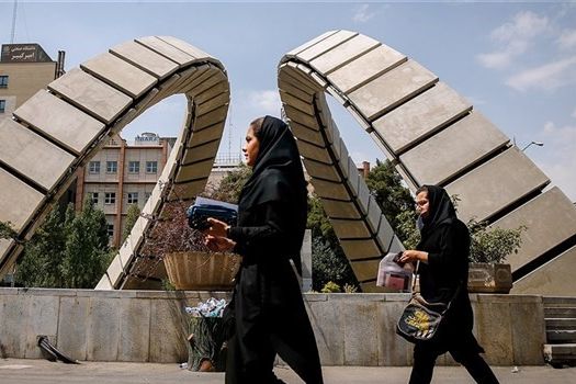 وبسایت انصافنیوز: در دانشگاه امیرکبیر تهران گشت موتوری تذکر حجاب راهاندازی شده است