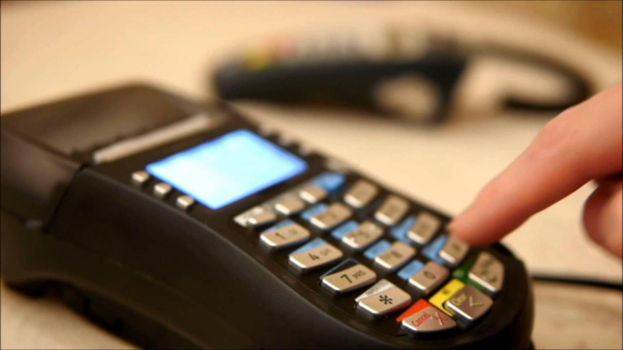 Nationwide outage hits card payment network in Iran, cause unclear
