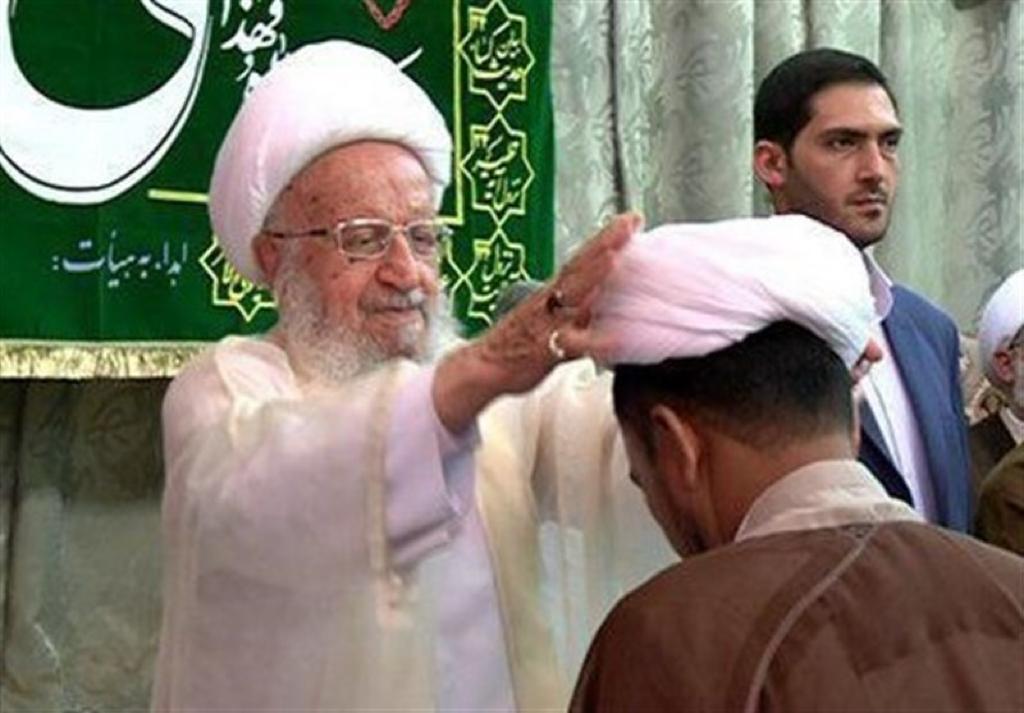 Leading Seminarian Says Iranian Clerics Losing Popularity