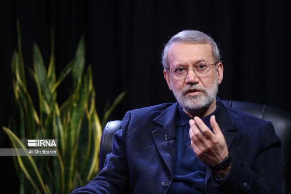 مستشار خامنئي: أي هجوم أميركي أو إسرائيلي سيدفع إيران نحو القنبلة النووية