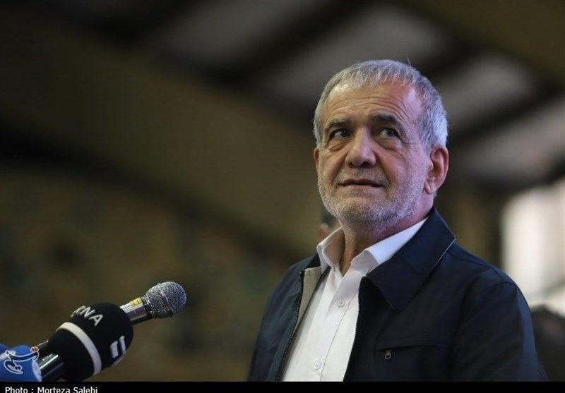 پزشکیان: نمی‌ارزد کسانی را تربیت کنیم که آرزویشان این باشد که به خارج مهاجرت کنند