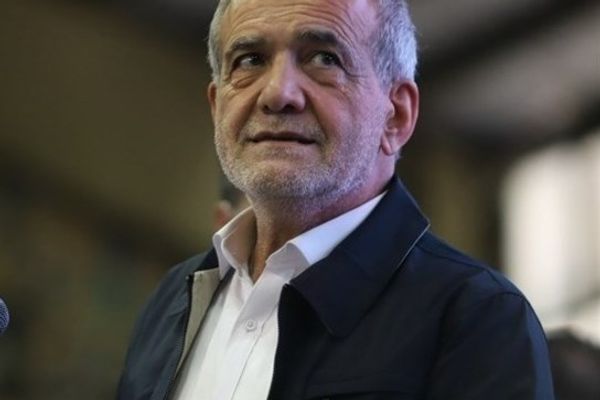 پزشکیان: نمیارزد کسانی را تربیت کنیم که آرزویشان این باشد که به خارج مهاجرت کنند