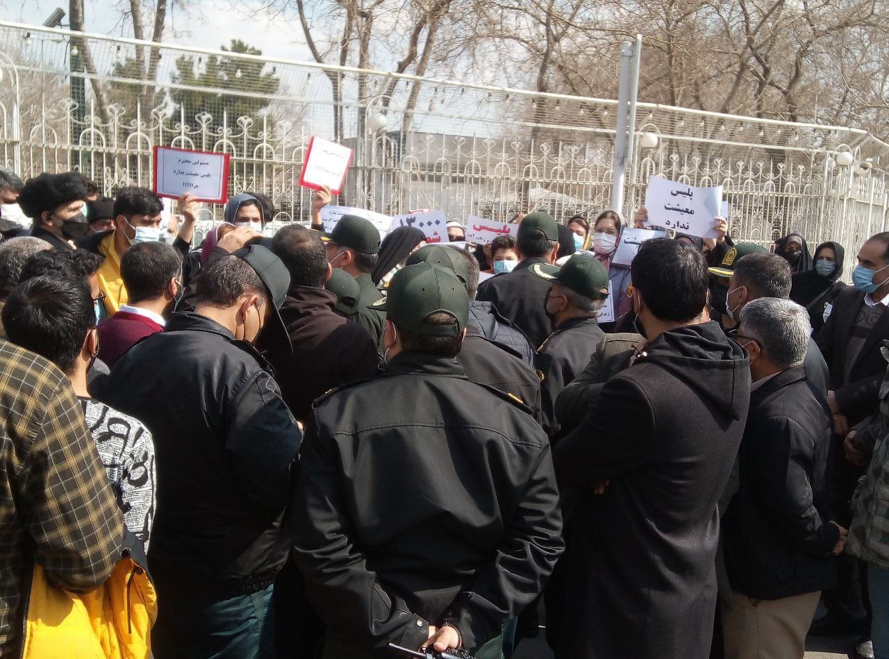 پرسنل و بازنشستگان نیروهای مسلح در چند شهر ایران تجمع کردند