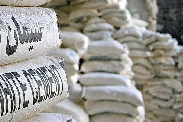 انقطاع الكهرباء يشلّ مصانع الأسمنت ويرفع أسعاره ثلاثة أضعاف في إيران