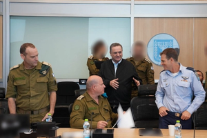 وزیر دفاع اسرائیل: غافلگیریهای مهمی در طول امروز رخ خواهد داد