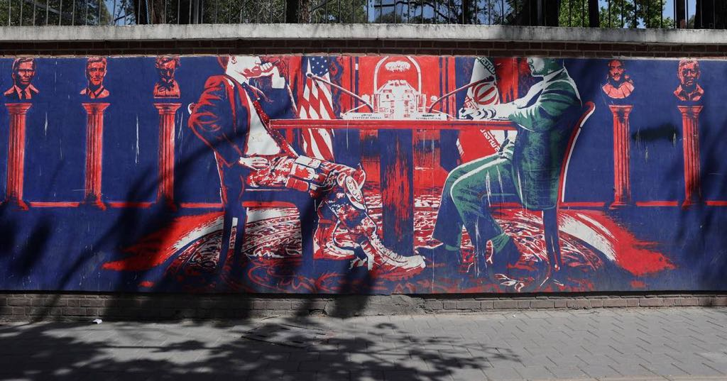 "سبيكتيتور": المفاوضات بين طهران وواشنطن محكومة بالفشل وانقضى زمن الدبلوماسية مع إيران 