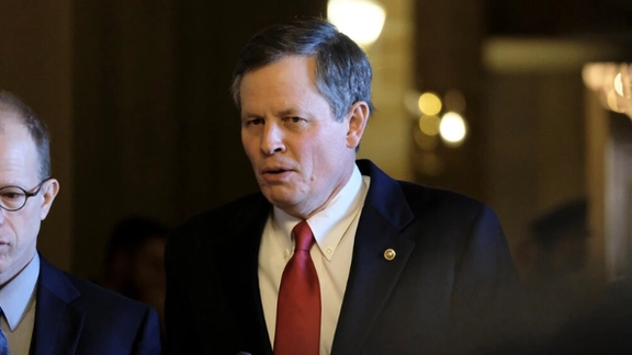 عضو سنای آمریکا: به جای مذاکره با رژیم ایران باید حداکثر فشار بر آن وارد شود