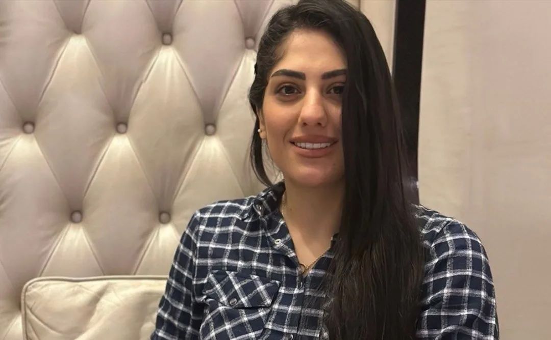 عاطفه احمدی، اسکی‌باز پناهنده، به ایران برگشت