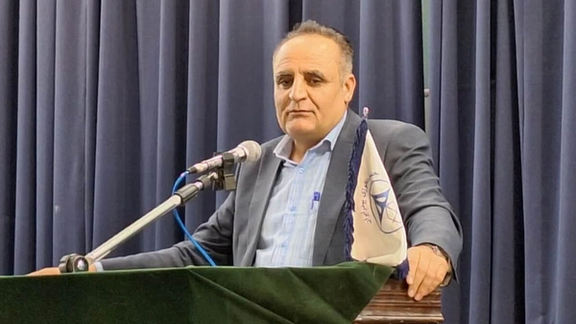 عضو شورای عالی کار: حداقل دستمزد کارگر یکچهارم سبد معیشت را تامین میکند