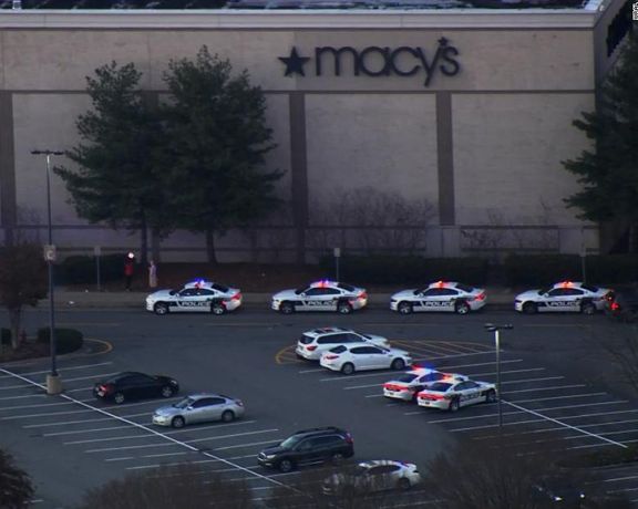 درپی تیراندازی در یک مرکز خرید در کارولینای شمالی سه نفر مورد اصابت گلوله قرار گرفتند