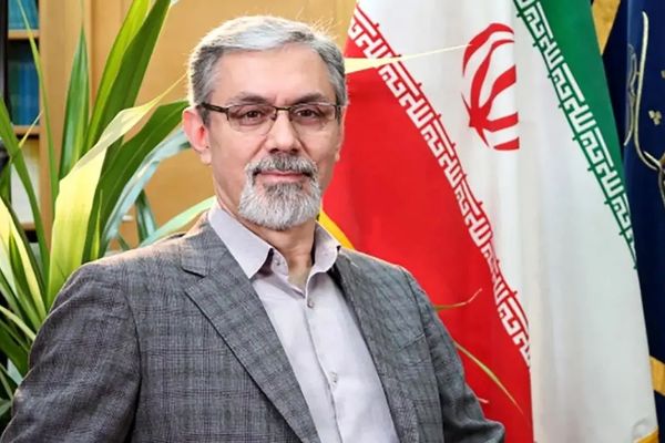 استقالة مساعد وزير الصحة لشؤون العلاج في إيران بعد الكشف عن فضيحة "رشوة"