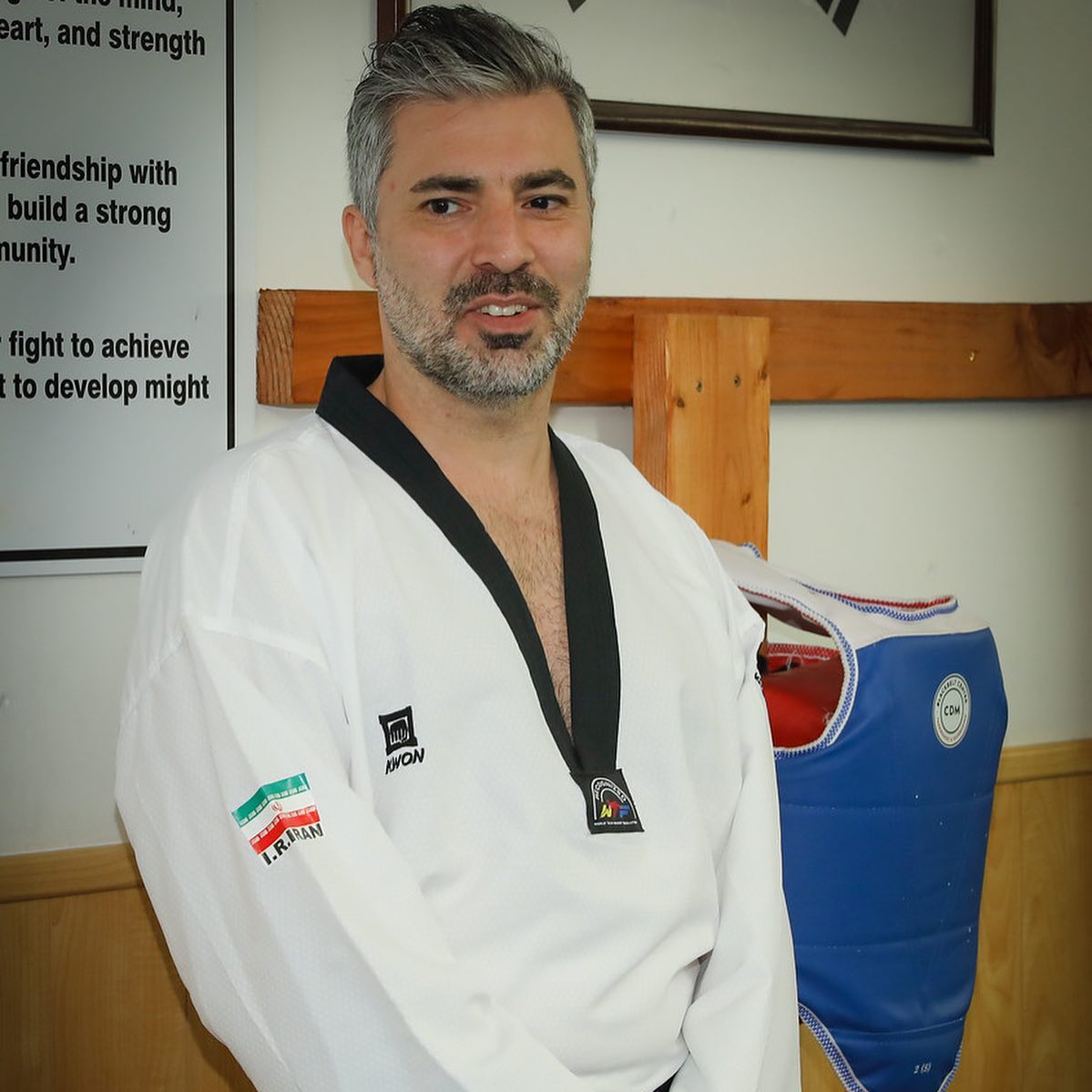 بی‌باک، سرمربی پیشین تیم ملی تکواندو:«حرام‌لقمه‌ها» مردمان بی‌پناه ما را می‌کشند که بمانند