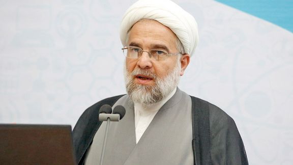 نماینده خامنهای در کردستان: آتش به اختیار برای حجاب در کردستان جواب نمیدهد