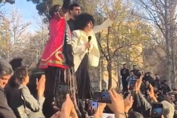 زوج ناشطة إيرانية: معتقلو مراسم "علي كردي" محرومون من الاتصال بذويهم