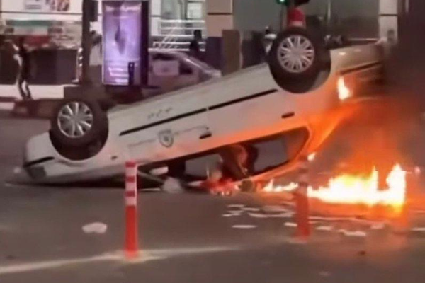 Deadly clashes mark seventh night of protests across Iran