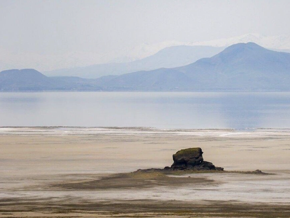 معاون سازمان حفاظت محیط زیست: خشک شدن دریاچه ارومیه تبعات اسفباری خواهد داشت