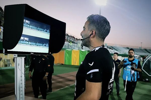 فیفا مجوز استفاده از VAR در لیگ برتر فوتبال زنان و لیگ دسته یک مردان را صادر کرد