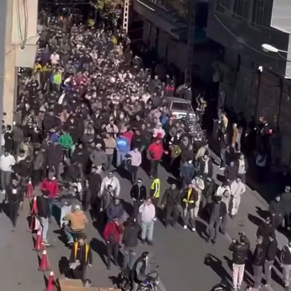 گسترش اعتراضات بازاریان به نقاط مختلف تهران و شهرهای دیگر