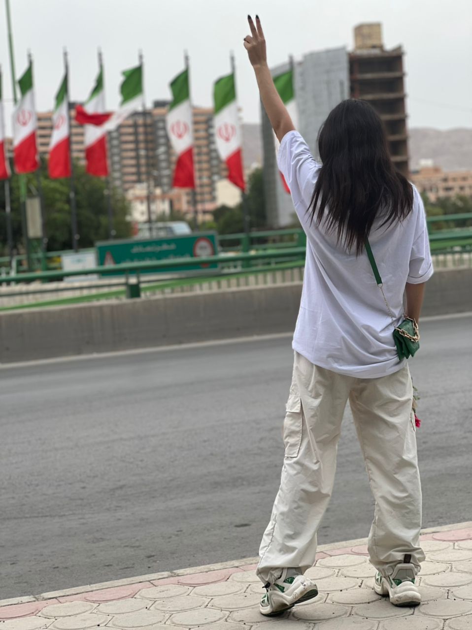 اساس لایحه «حجاب» بر جریمه‌ سنگین نقدی است؛ اخاذی حکومت از زنان به بهانه حجاب اجباری