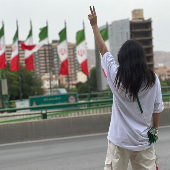 النظام الإيراني يفرض غرامات باهظة على "خلع الحجاب".. ونشطاء: "ابتزاز" للنساء