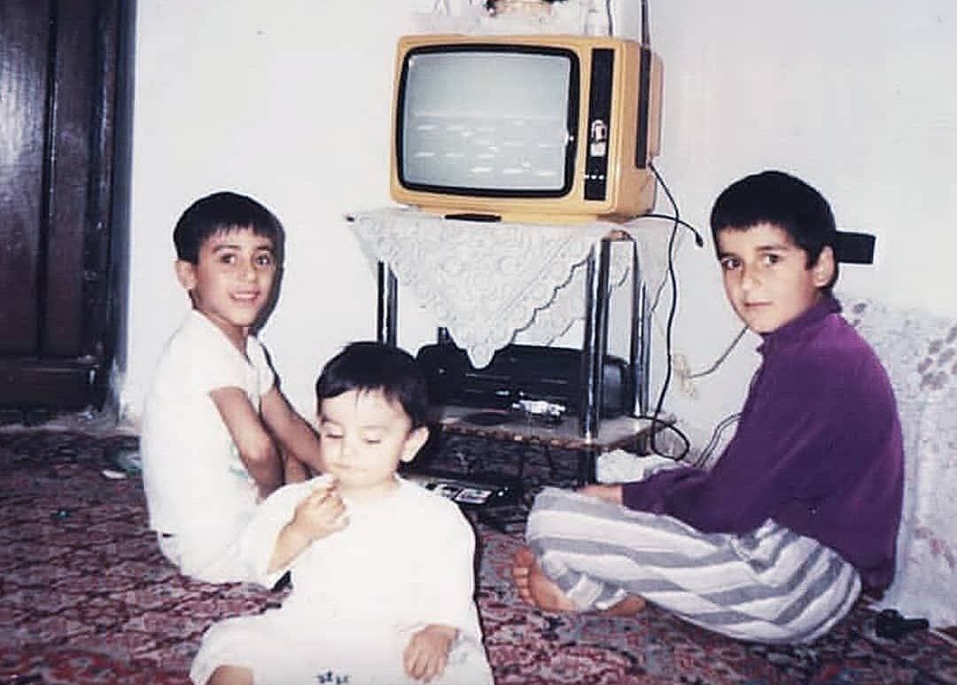 نقش ادبیات کودک در بازتولید کلیشه‌های جنسیتی در دهه ۶۰ ایران 