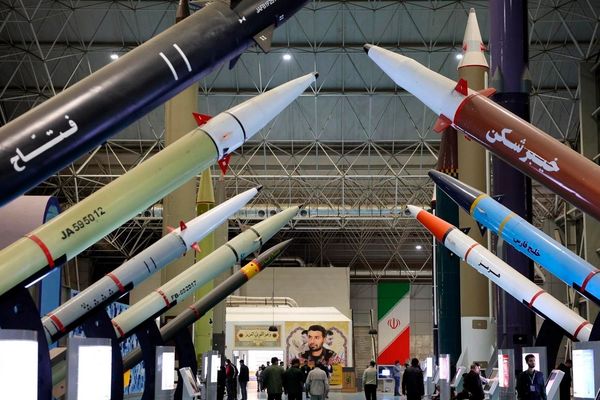 القائد السابق للبحرية الإسرائيلية: لا بد من الرد "بشكل هجومي" على تهديدات إيران