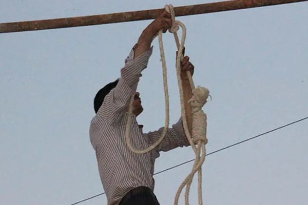 حقوق الإنسان الإيرانية: طهران أعدمت 697 شخصًا خلال عام بهدف إثارة الرعب بين المواطنين