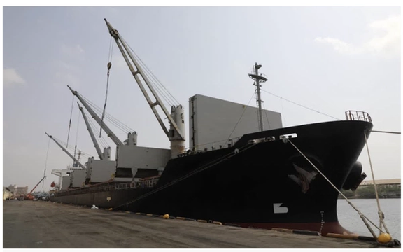 کشتی مشکوک به حمل تجهیزات موشکی از چین به بندرعباس رسید