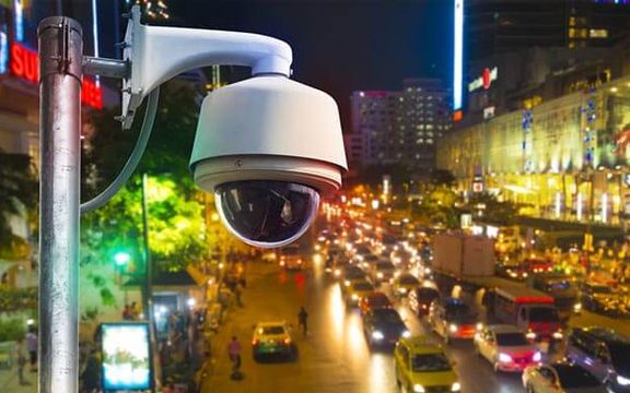 گروه هکری انانیموس اعلام کرد که بیش از ۳۰۰ دوربین را در ایران هدف قرار داده است