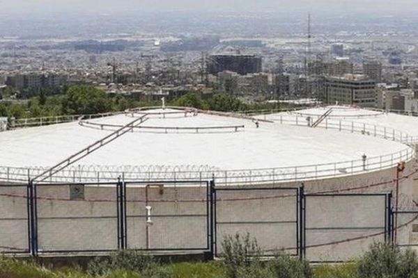 بلومبرگ و والاستریت ژورنال: وضعیت ذخیرهسازی نفت در ایران بحرانی است
