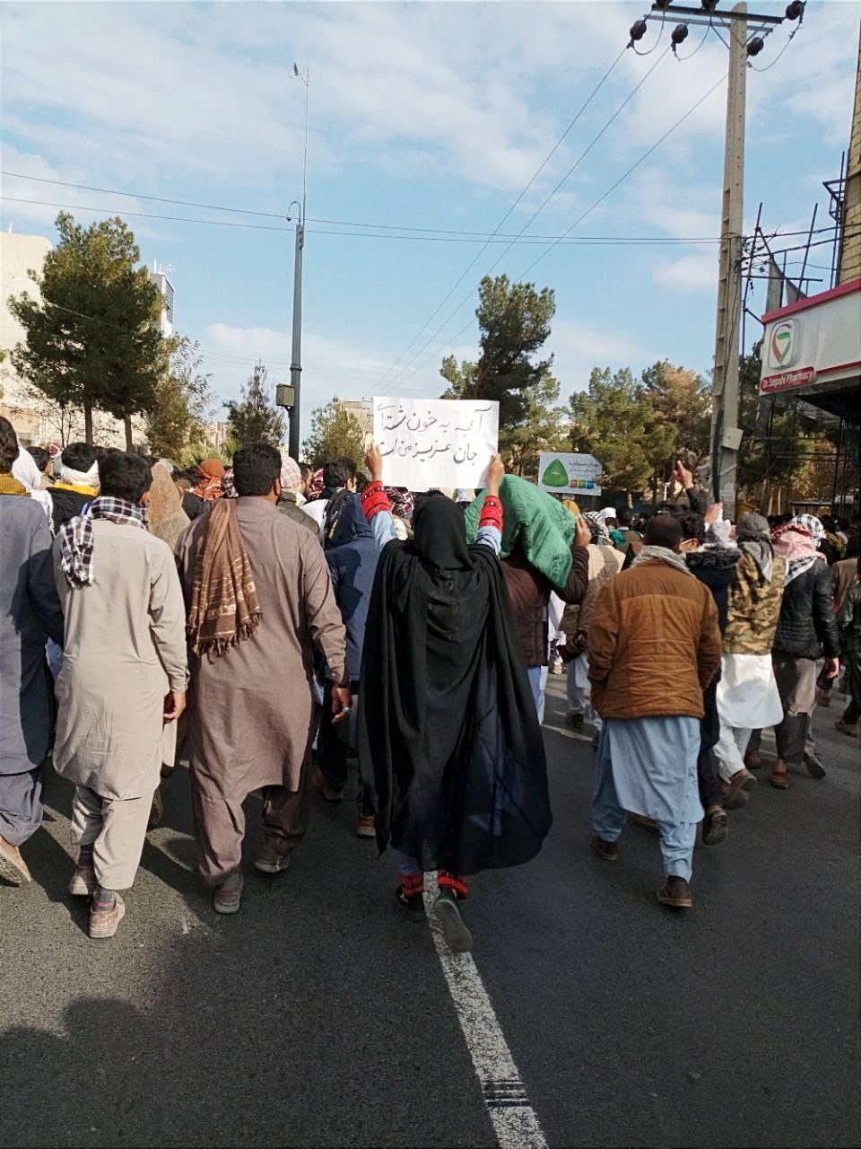 حضور پررنگ زنان در جمعه اعتراضی زاهدان با شعار علیه تجاوز و جنایت‌های جمهوری اسلامی