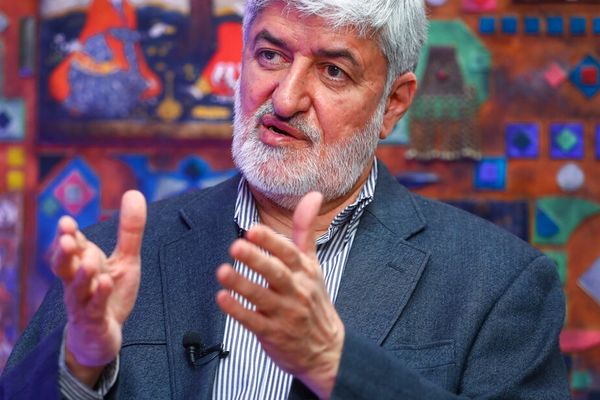 برلماني إيراني سابق.. تعليقًا على "ماراثون كيش":اختلاط الرجال والنساء سبب استمرار الفساد