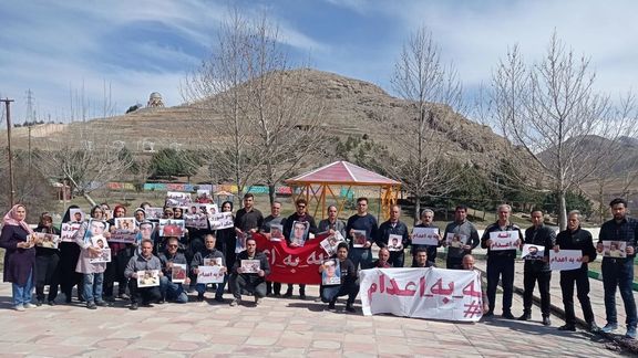 تصویری از تجمع ۲۸ اسفند خانوادههای زندانیان سیاسی محکوم به اعدام